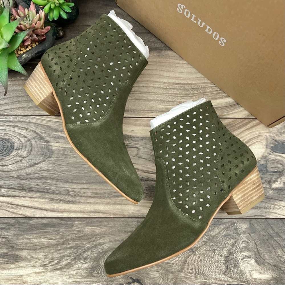 NIB Soludos Lola Perforated Pointed Toe Heeled Ankle Bootie Boots Olive Suede 8M